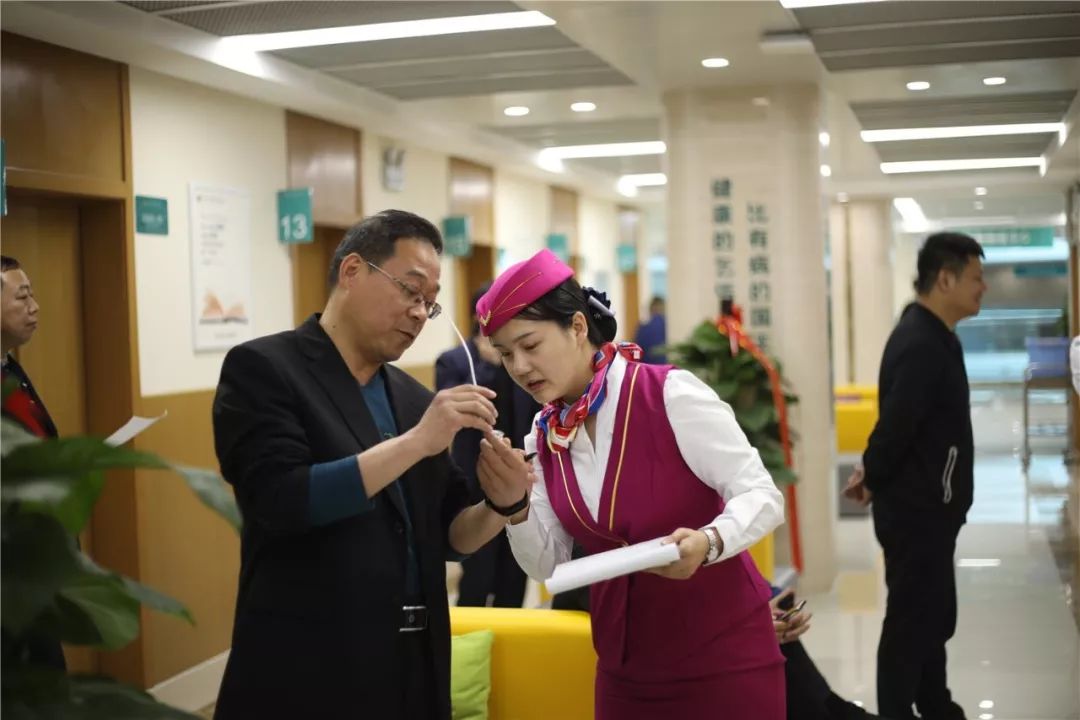 深圳24小时套医保卡(北京医保卡使用指南)